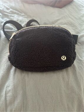 NWOT lululemon Sherpa belt bag